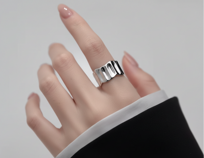 Bague Argent Vagues Modernes Main