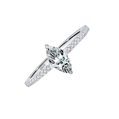 Bague de fiancailles marquise
