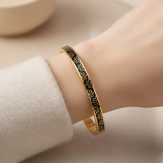 Bracelet fleurs noires Modele