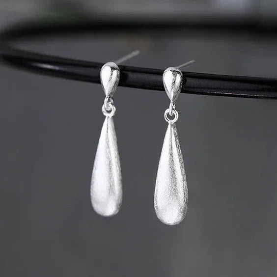 Boucles d’Oreilles Pendantes Goutte en Argent