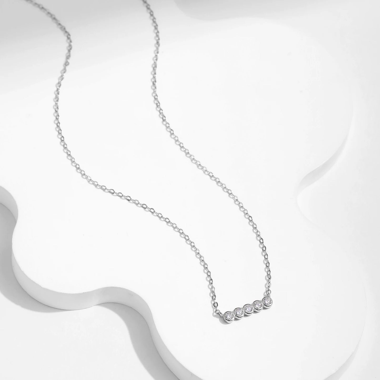 Collier Moissanite Élégance Linéaire